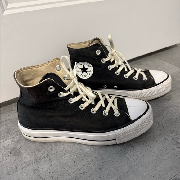 Converse Women's High-Top platform Sneakers - Picture 2 of 6